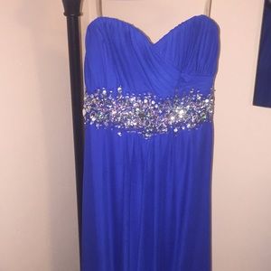 Gown/Prom Dress